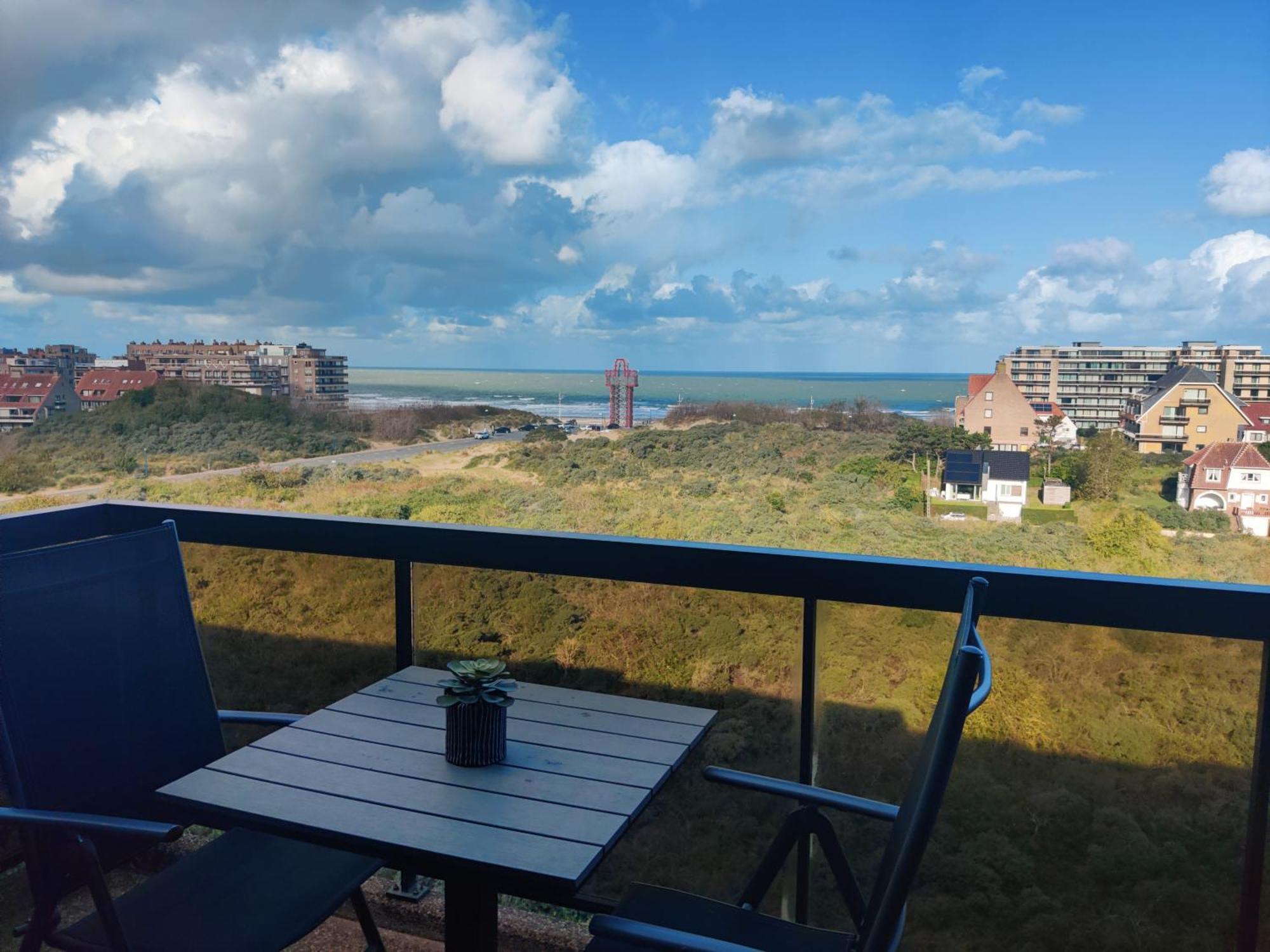 Recent Vernieuwd Appartement Met Zeezicht En Een Gratis Parkeerplaats Коксейде Екстериор снимка
