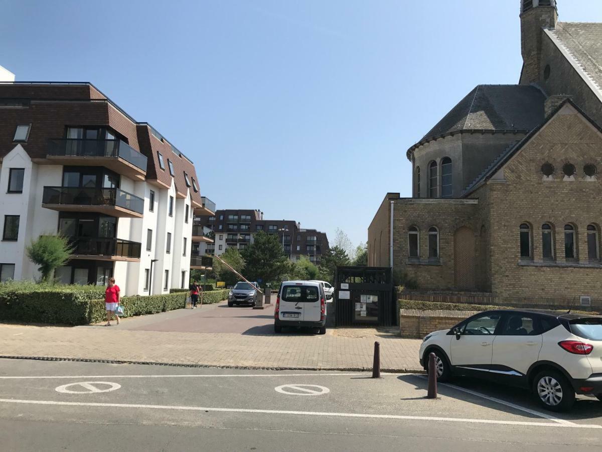 Recent Vernieuwd Appartement Met Zeezicht En Een Gratis Parkeerplaats Коксейде Екстериор снимка